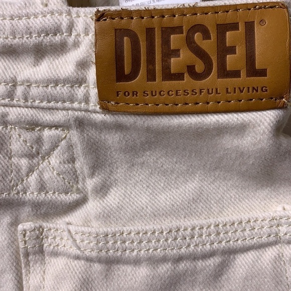 DIESEL Patch Logo Zip Dungaree Overall Shorts in Off-White kids 4 Toddler - Picture 5 of 9